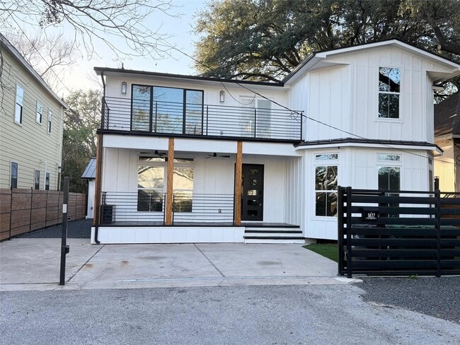 property at 1617 Common St