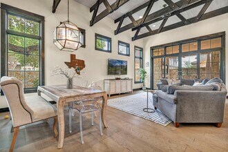 19404 Bold Venture Dr in Spicewood, TX - Building Photo - Building Photo