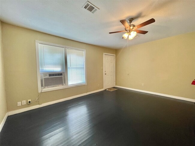 property at 611 N Avenue D