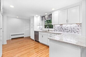 253 Linden St in Waltham, MA - Building Photo - Building Photo