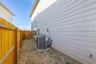 5902 US-59 in Laredo, TX - Foto de edificio - Building Photo