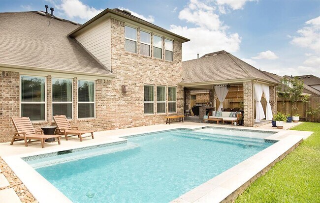 property at 25630 Foxrun Vista Dr