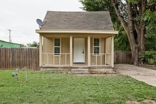 306 N Hoff Ave in El Reno, OK - Building Photo
