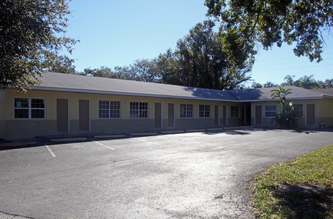 Hudson Place Apartments in Clearwater, FL - Building Photo - Building Photo