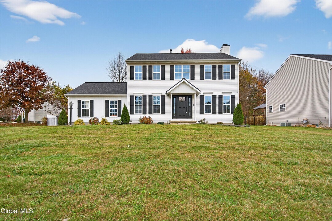 716 Adams Cir in Ballston Spa, NY - Building Photo