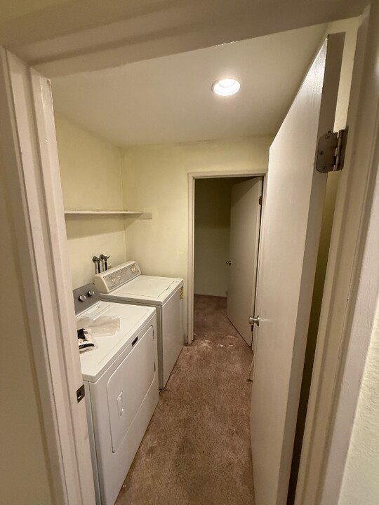 5055 Valley Crest Dr in Concord, CA - Foto de edificio