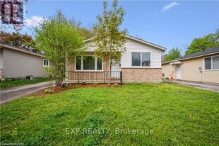 53 Karen Walk in Waterloo, ON - Building Photo