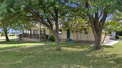 14301 County Rd 511 in Venus, TX - Building Photo - Building Photo