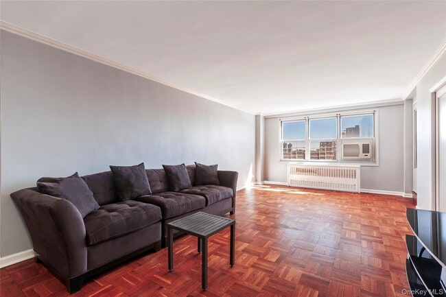 property at 3935 Blackstone Ave