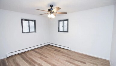 308 Lewis Ave in Sioux Falls, SD - Foto de edificio - Building Photo