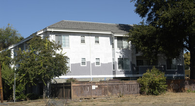 1317 Russell Way in Hayward, CA - Building Photo - Building Photo