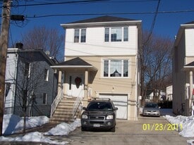 95 Cannon Ave, Unit apartment in Staten Island, NY - Building Photo