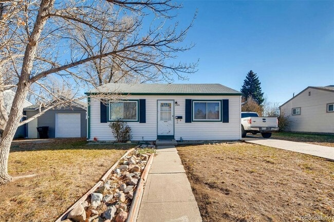 property at 2640 S Hooker St