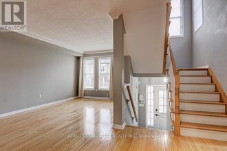 5980 Whitehorn Ave in Mississauga, ON - Building Photo - Building Photo
