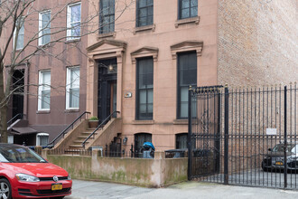 402 Pacific St in Brooklyn, NY - Foto de edificio - Building Photo