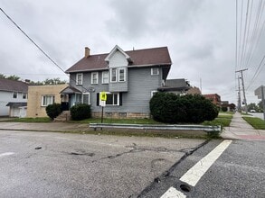 4438 Pearl Rd in Cleveland, OH - Building Photo - Building Photo