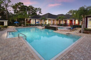 Lantower Cypress Creek in Lutz, FL - Building Photo
