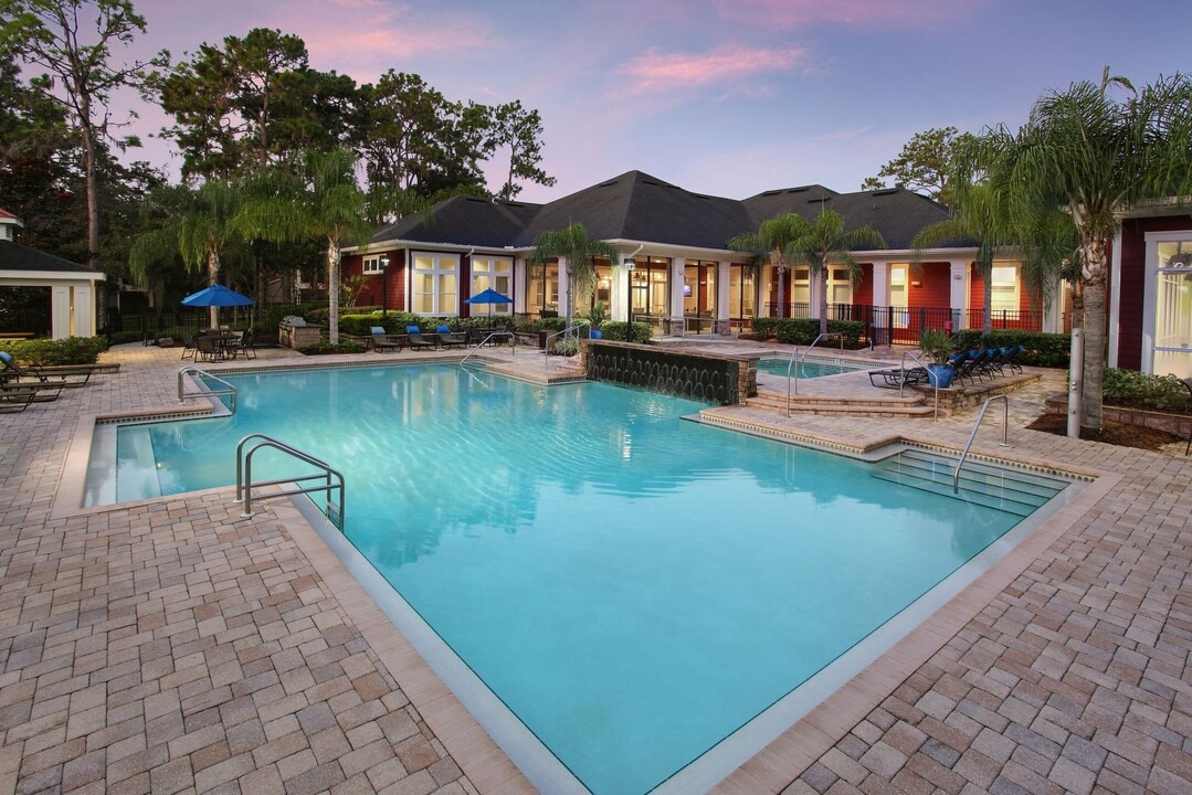 Lantower Cypress Creek in Lutz, FL - Building Photo
