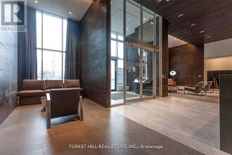 2485 Taunton Rd in Oakville, ON - Building Photo - Building Photo