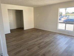 26084 Camphorwood Ave-Unit -26084 in Hemet, CA - Building Photo - Building Photo