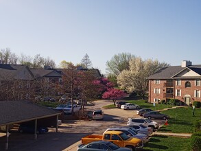 Burr Oak Woods in Blue Springs, MO - Building Photo - Building Photo