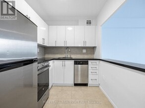 7 Jackes Ave in Toronto, ON - Building Photo - Building Photo