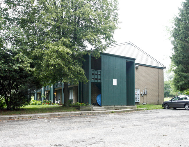 Brittain Road Apartments in Akron, OH - Building Photo - Building Photo