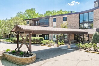 Parkview Terrace in Roseville, MN - Building Photo - Building Photo
