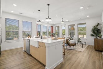 The Reserve at Alamo Ranch in San Antonio, TX - Foto de edificio - Building Photo