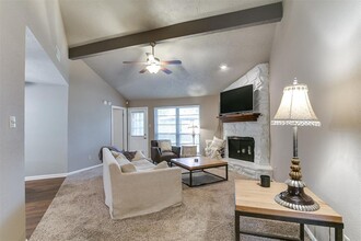 16830 Rippling Mill Dr in Sugar Land, TX - Building Photo - Building Photo