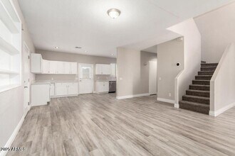 1819 W Joy Ranch Rd in Phoenix, AZ - Building Photo - Building Photo