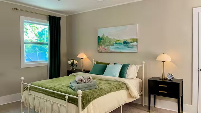 property at 906 Metropolitan Pkwy SW