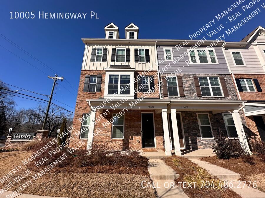 10005 Hemingway Pl in Mint Hill, NC - Building Photo