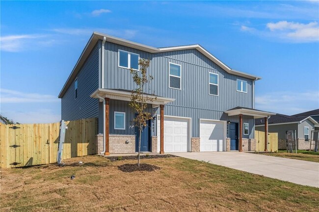 6802 Memphis in Bentonville, AR - Building Photo - Building Photo