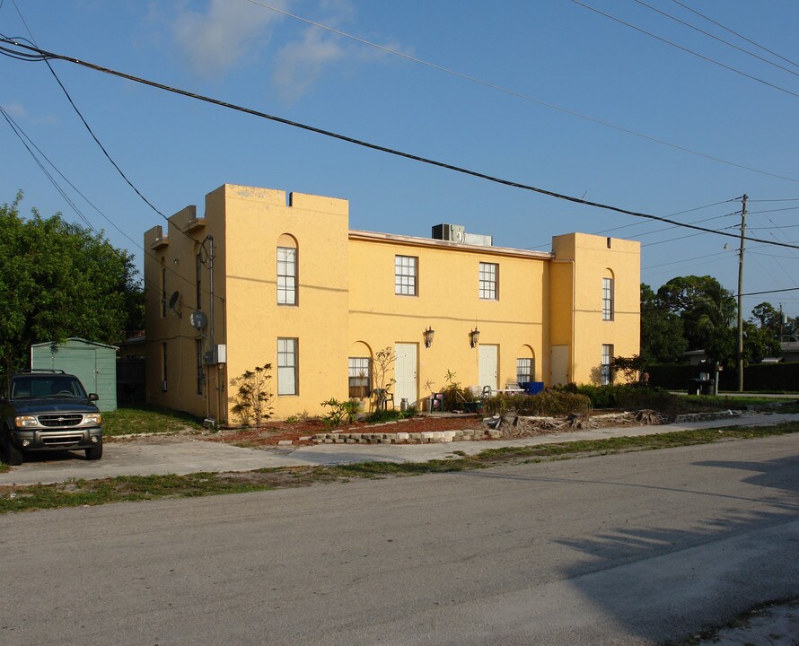 1800 SW 11th St in Fort Lauderdale, FL - Foto de edificio