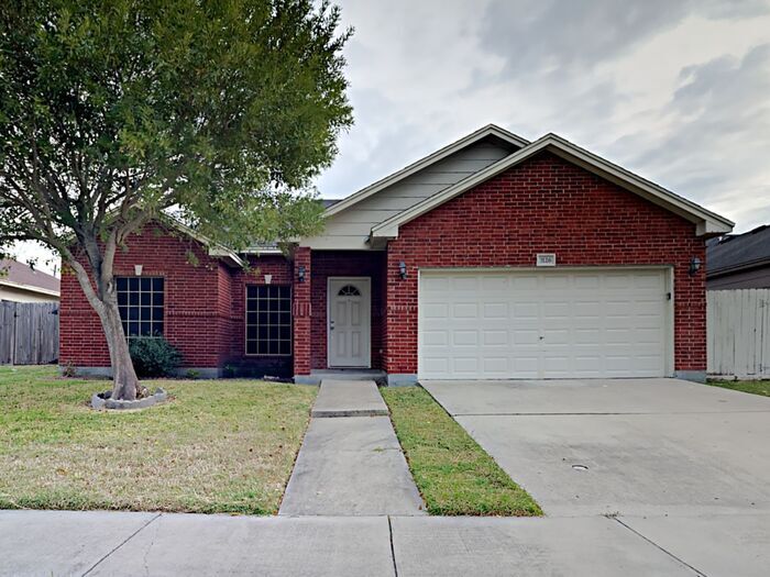 3126 Alta Gigonella St in Corpus Christi, TX - Building Photo