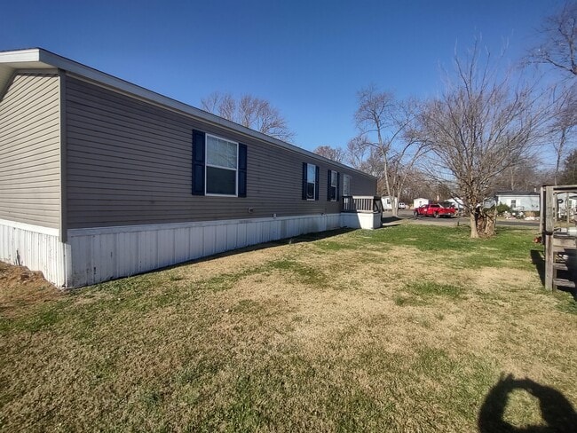 2304 Wellington Green Dr in Clarksville, IN - Building Photo - Building Photo