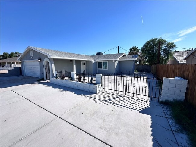 2020 Whitewater Dr in Bullhead City, AZ - Building Photo - Building Photo