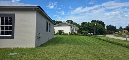 196 SW Paar Dr in Port St. Lucie, FL - Building Photo - Building Photo