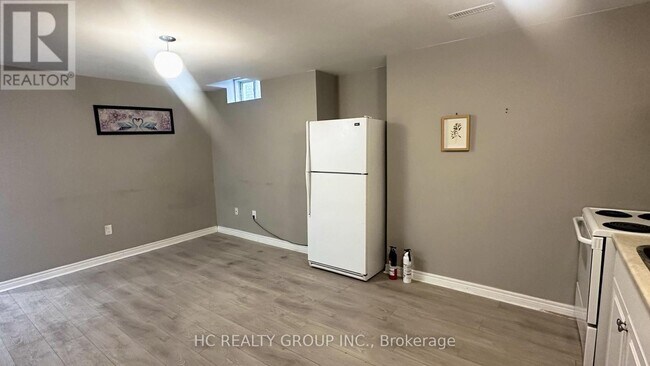 821 Walsh Ct in Newmarket, ON - Building Photo - Building Photo