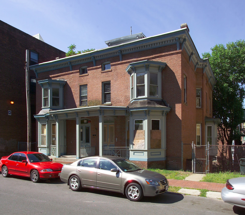 36-40 Byers St in Springfield, MA - Foto de edificio