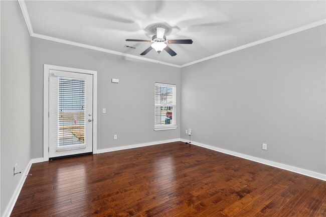 property at 2304 SW Juniper Ave