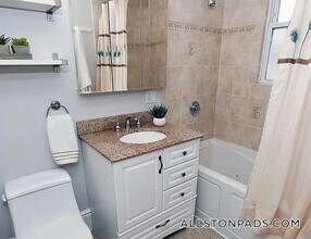 33 Arden St in Boston, MA - Building Photo - Building Photo