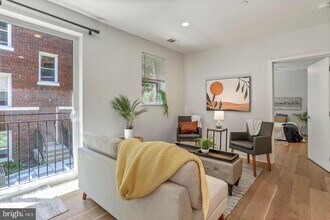 129 W St NW in Washington, DC - Building Photo - Building Photo