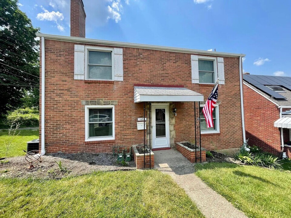 1453 Woodbine St in Pittsburgh, PA - Building Photo