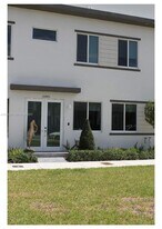 10445 NW 66th St in Doral, FL - Building Photo