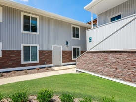 Hampton River Villas in Hampton, VA - Building Photo