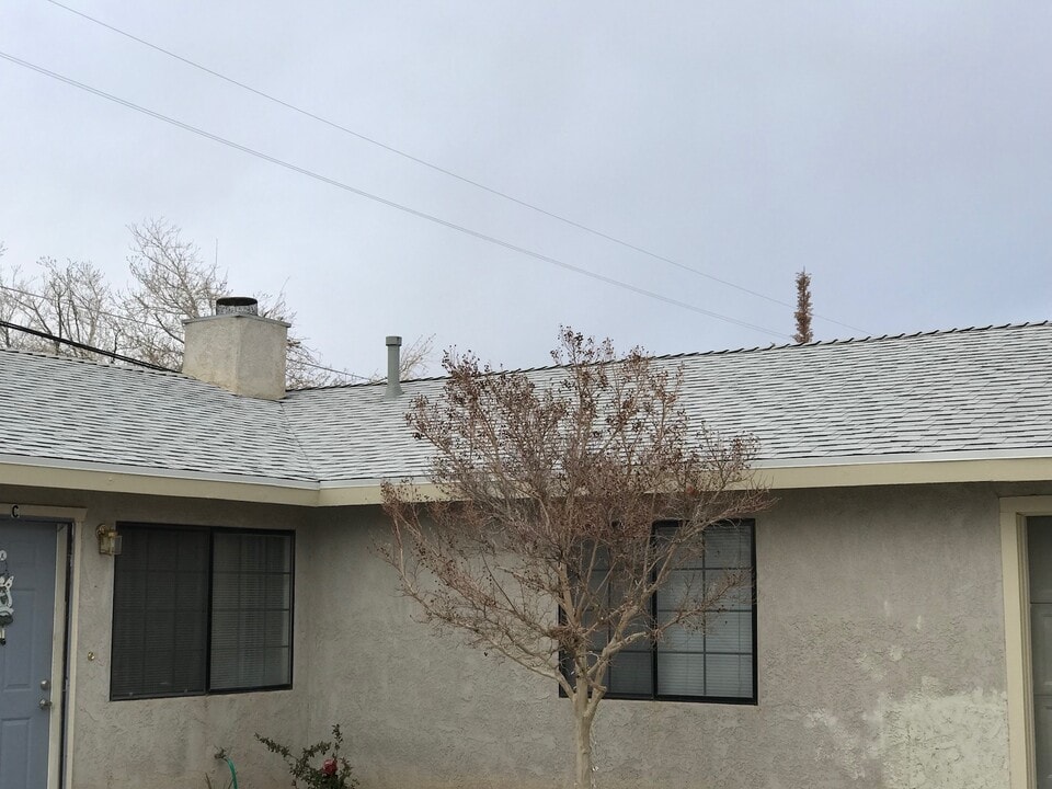 604 W Perdew Ave in Ridgecrest, CA - Building Photo