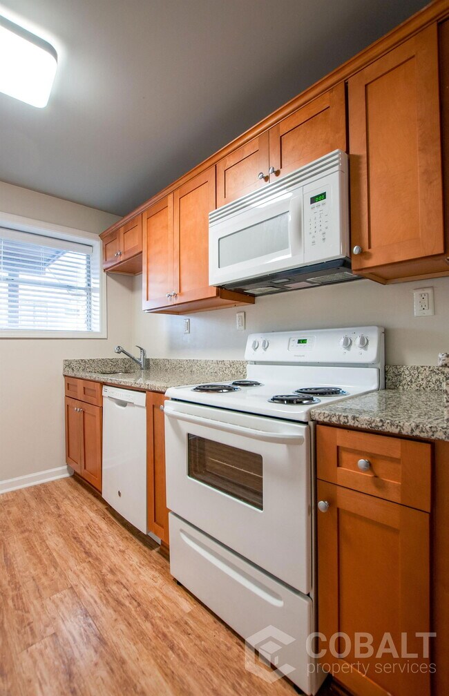 271 Glen Iris Dr NE in Atlanta, GA - Foto de edificio - Building Photo