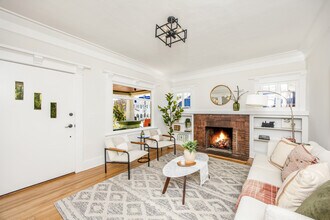 407 Benton Wy in Los Angeles, CA - Building Photo - Building Photo